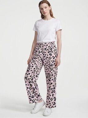 Victoria’s Secret Women's Pink Leopard Print Lounge Pants